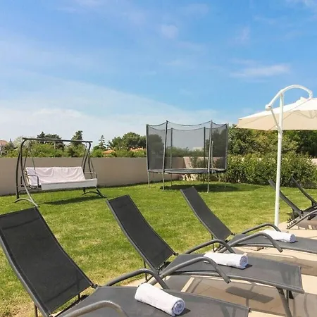 Enjoy Comfortable Holiday Villa
