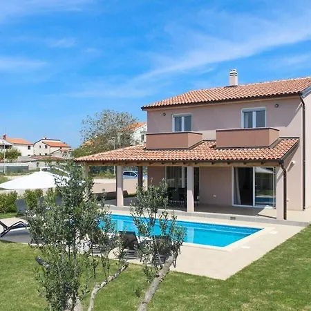 Villa Enjoy Comfortable Holiday Pula