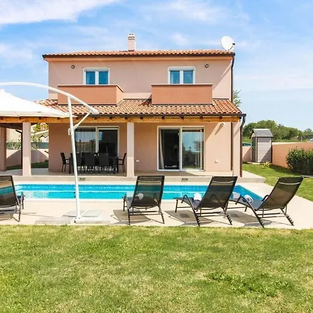 Villa Enjoy Comfortable Holiday